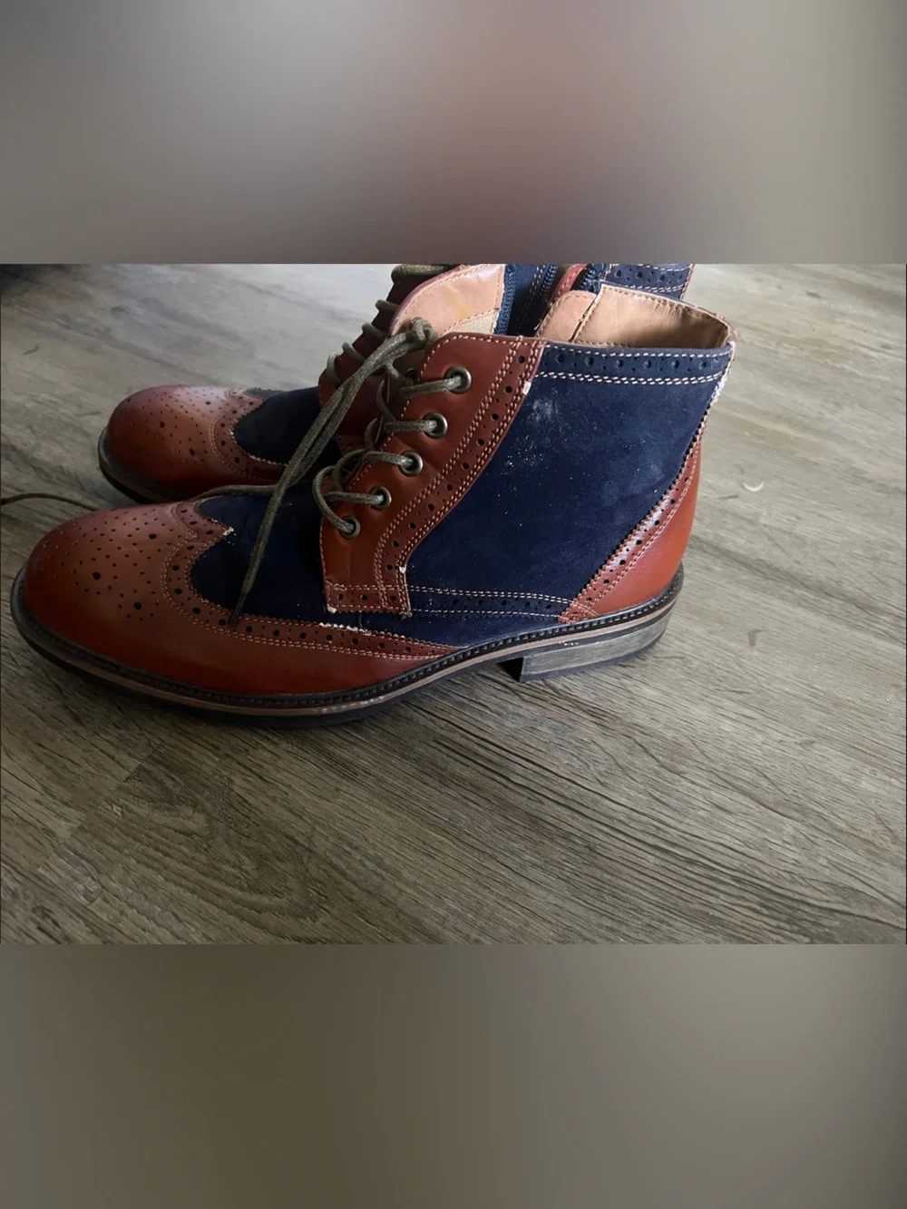N/A classic wingtip